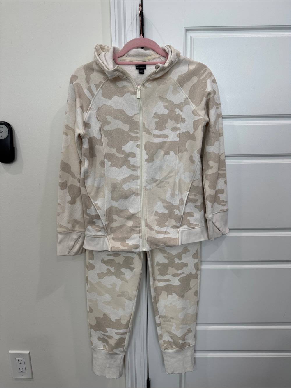 All In Motion Neutral Camo Print Sweatsuit Hoodie Joggers Pants Leisurewear
